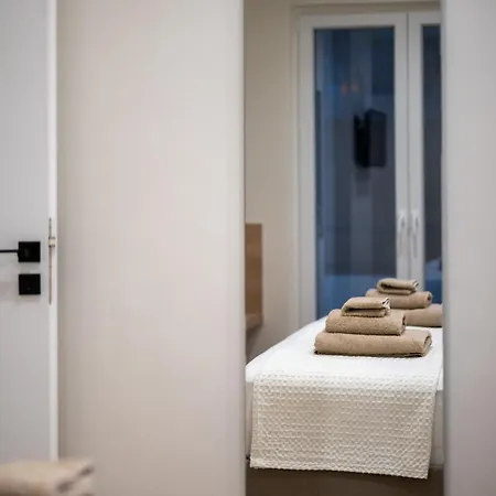 Downtown Luxury Ii (adults Only) *